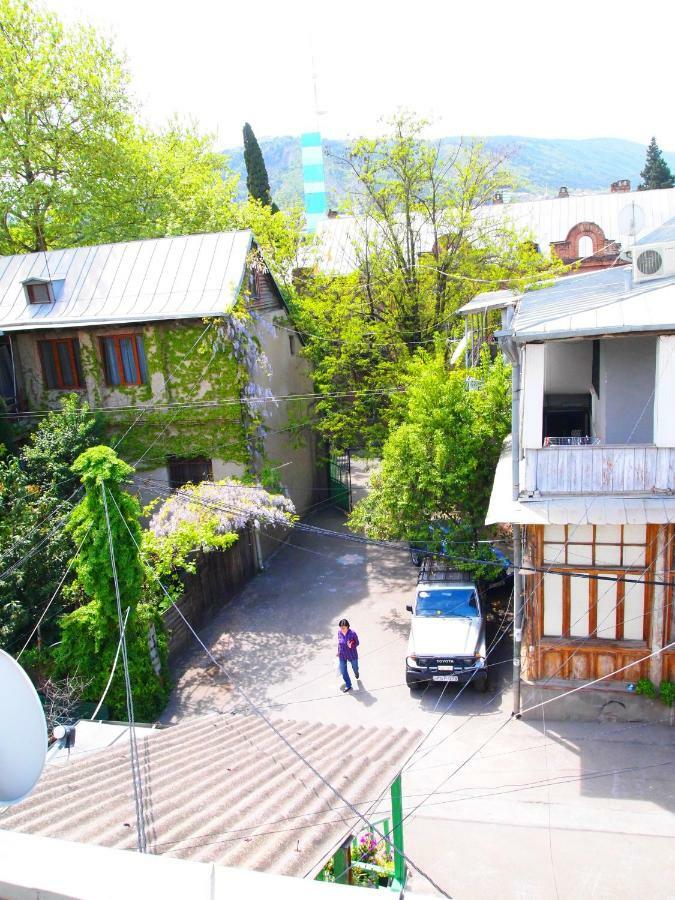 Green Stairs Guest House Tbilisi Exterior foto